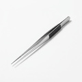 Long planting tweezers for precise work in terrariums and narrow containers. Designed for careful placement and control.
