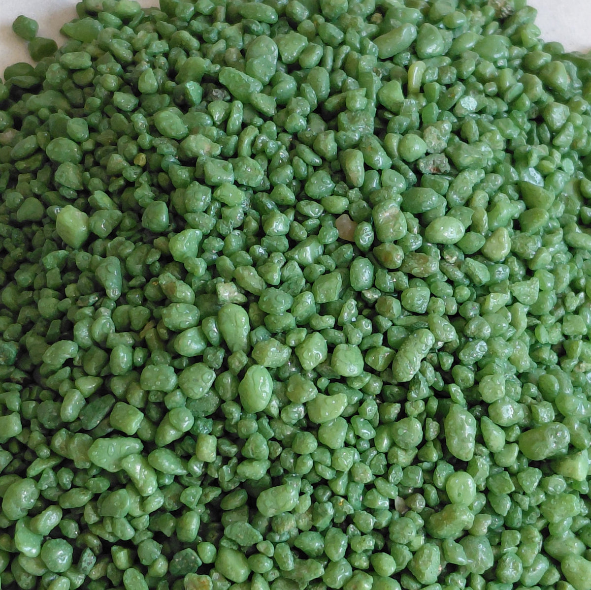 Green decorative gravel for terrariums and plant displays